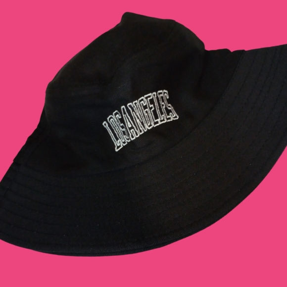Accessories - LOS ANGELES BUCKET HAT